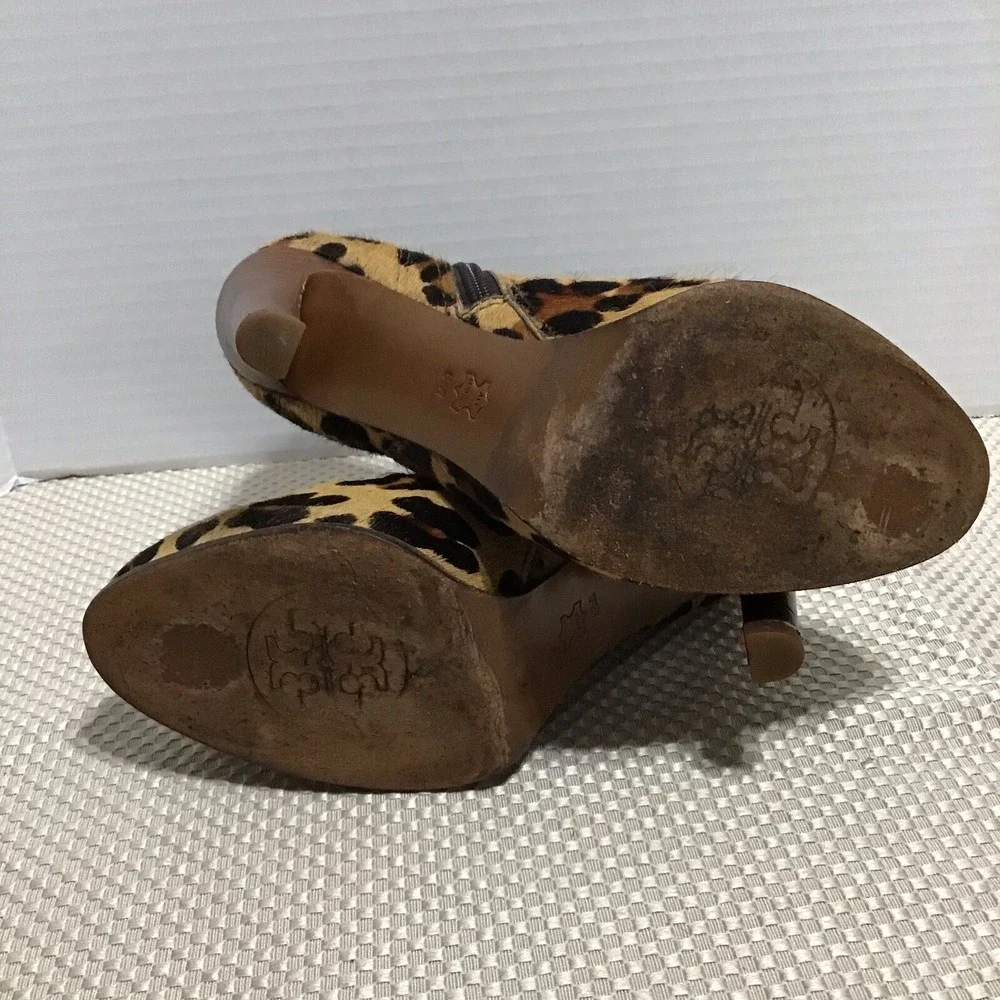 Tory Burch size 8 Laila leopard 50mm‎ booties/printed calf hair #42164 Flaw READ